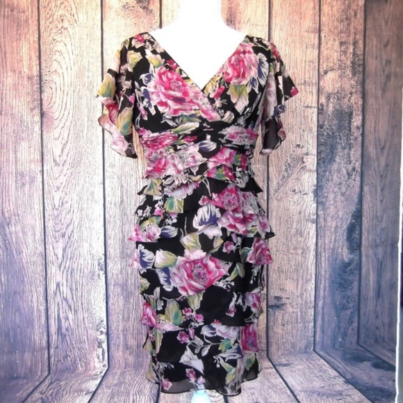 Adrianna Papell Dresses & Skirts - Pretty Adrianna Papell Floral Dress 8 Petite